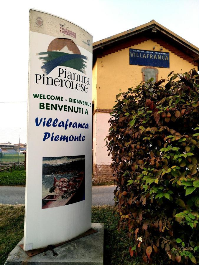 Binario 9 3/4 Bed & Breakfast Villafranca Piemonte Bagian luar foto