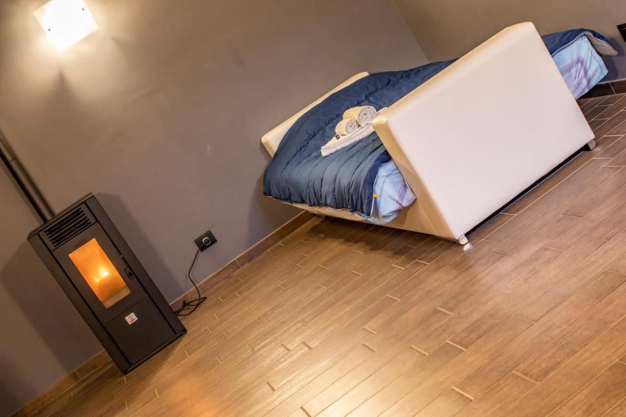 Binario 9 3/4 Bed & Breakfast Villafranca Piemonte Bagian luar foto